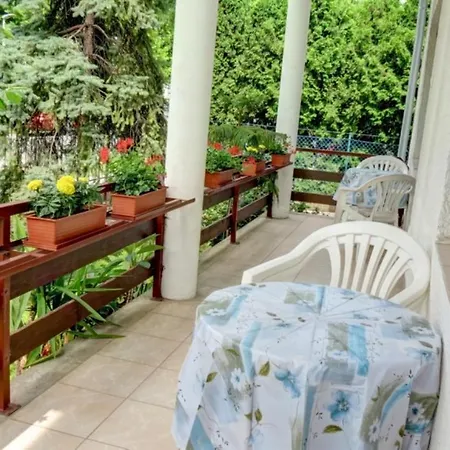 Charlie Földszint, 8 Fős, 100m2-es Apartman Appartamento